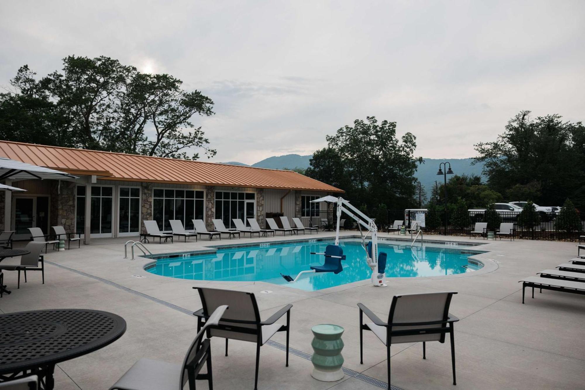 Waynesville Inn And Golf Club, Tapestry Collection By Hilton Extérieur photo
